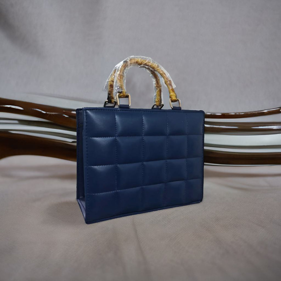 Trendy Designer-Style Tote – Modern Fashion Handbag